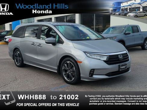 Used 2023 Honda Odyssey Elite image 3