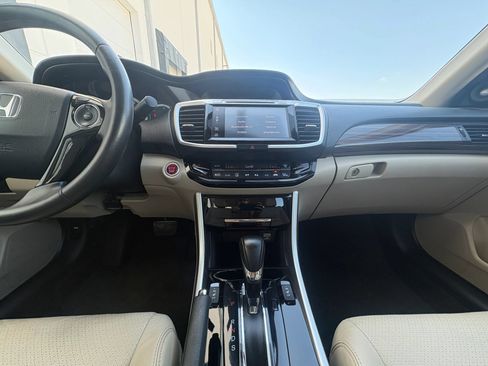 Used 2017 Honda Accord EX-L image 12