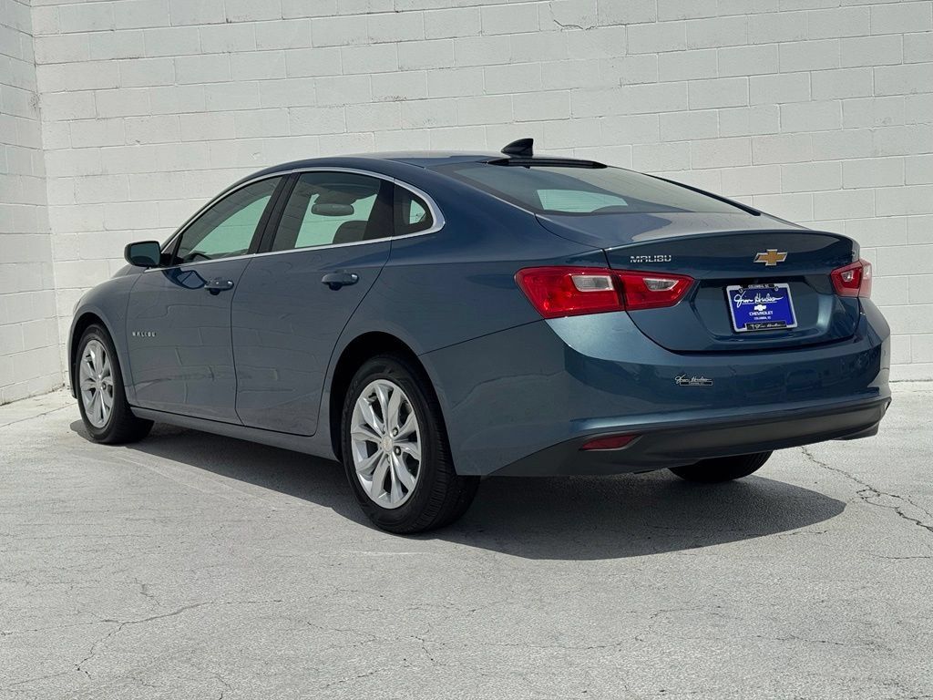 Used 2025 Chevrolet Malibu LT FWD image 10