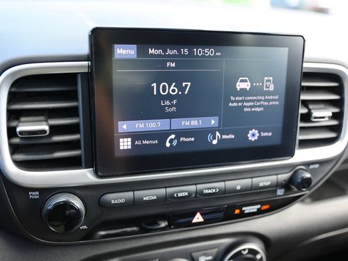 Certified 2023 Hyundai Venue SE FWD image 19