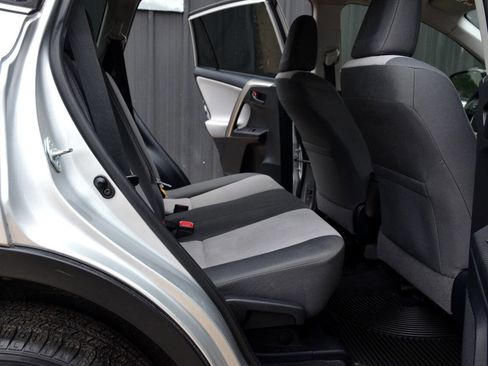 Used 2015 Toyota RAV4 LE image 12