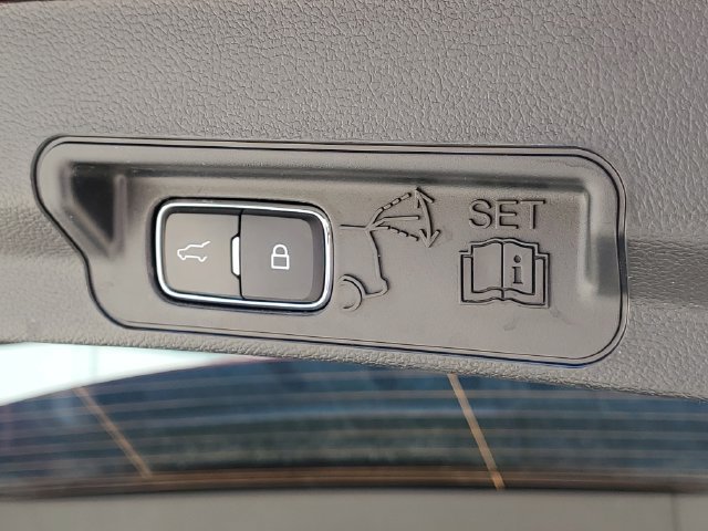 Used 2024 Ford Explorer XLT w/ Equipment Group 202A AWD/4WD image 10