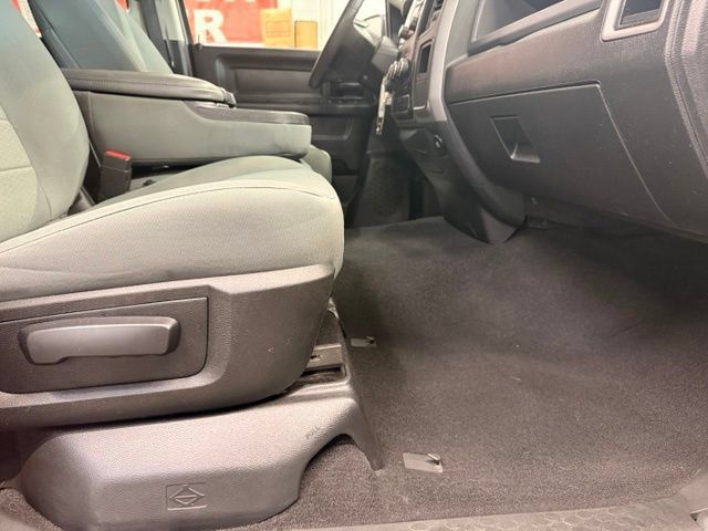 Used 2017 RAM 1500 Express AWD/4WD image 24