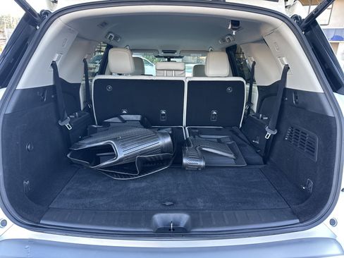 Used 2022 Nissan Pathfinder SL w/ Cargo Package image 22