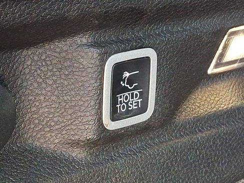 Certified 2025 Jeep Grand Cherokee L Altitude image 29