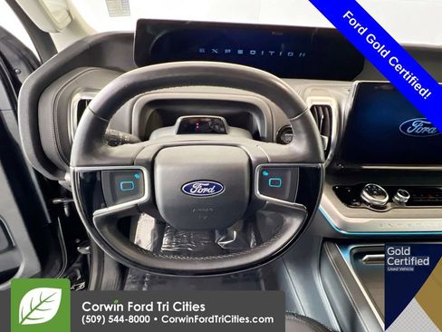 Used 2025 Ford Expedition Max Platinum image 8