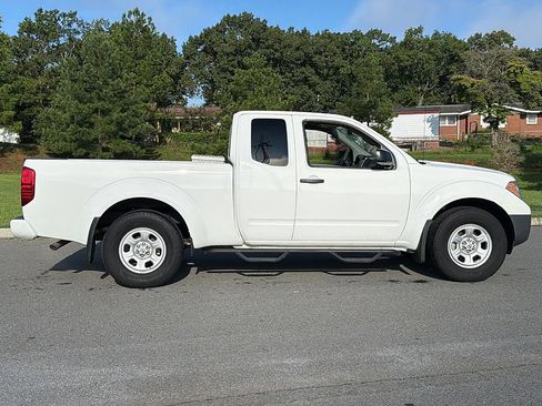 Used 2020 Nissan Frontier S RWD image 2