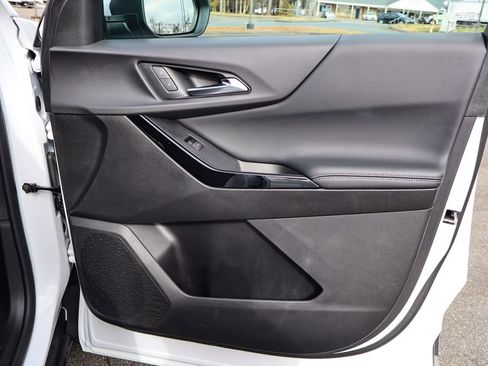 Used 2025 Chevrolet Equinox LT image 34