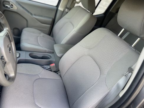 Used 2020 Nissan Frontier SV w/ Midnight Edition Floor Mats RWD image 14