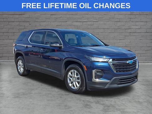 Used 2022 Chevrolet Traverse LS FWD image 1