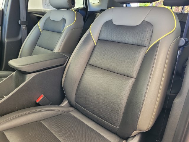 Used 2025 Chevrolet Trax ACTIV w/ Driver Confidence Package FWD image 20