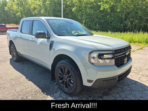 Used 2024 Ford Maverick Lariat w/ Black Appearance Package FWD image 2