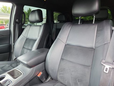 Used 2017 Jeep Grand Cherokee Altitude AWD/4WD image 23