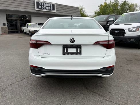 Used 2023 Volkswagen Jetta S image 6