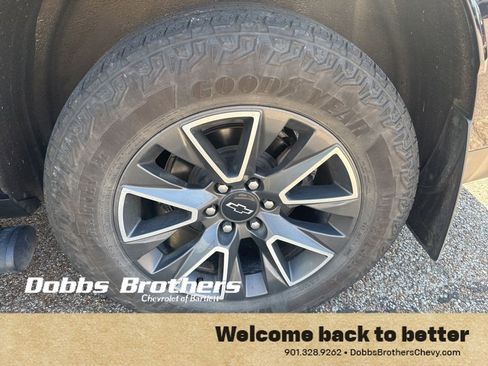 Used 2024 Chevrolet Tahoe Z71 w/ Luxury Package image 12