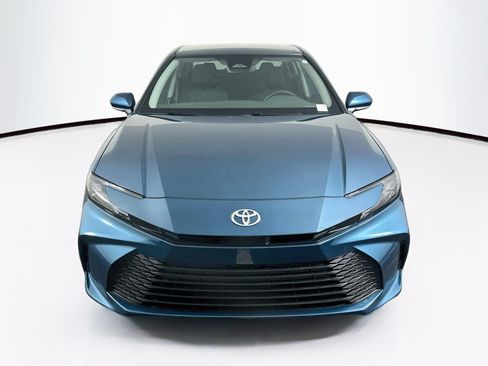 Used 2026 Toyota Camry LE w/ Convenience Package FWD image 2