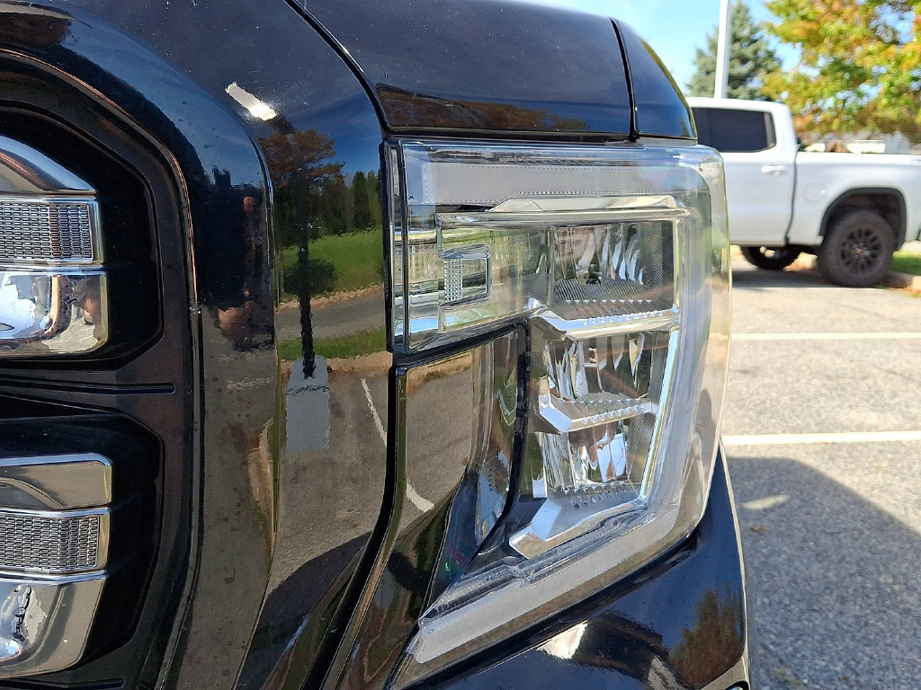 Used 2020 GMC Sierra 1500 AT4 w/ AT4 Premium Package AWD/4WD image 9