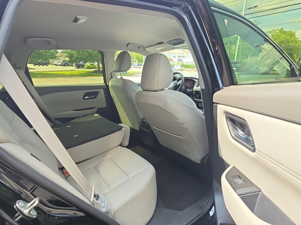 Certified 2025 Nissan Rogue SL AWD/4WD image 14