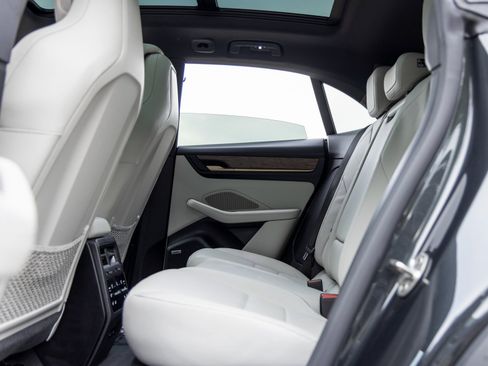 Certified 2024 Porsche Macan 4 Electric image 39