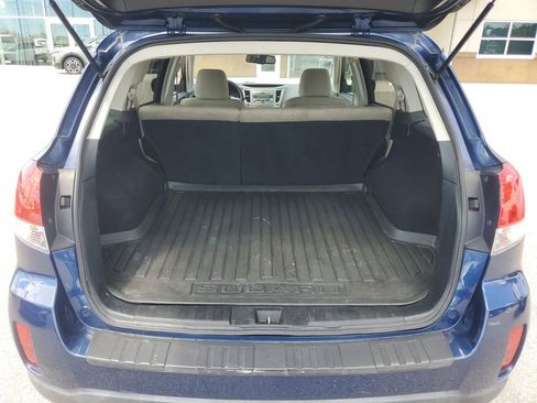 Used 2010 Subaru Outback 2.5i Premium AWD/4WD image 12