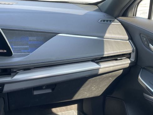 Certified 2024 Cadillac XT4 Sport FWD image 16