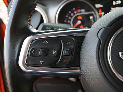 Used 2018 Jeep Wrangler Unlimited Rubicon w/ Dual Top Group image 12