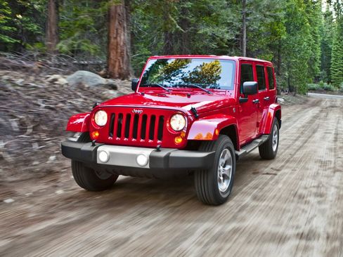 Used 2013 Jeep Wrangler Unlimited Sahara w/ Dual Top Group AWD/4WD image 1