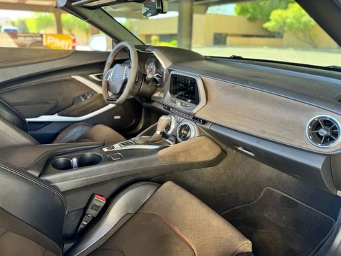 Used 2018 Chevrolet Camaro ZL1 image 19