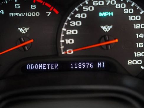 Used 2000 Chevrolet Corvette Convertible w/ Memory Pkg RWD image 5