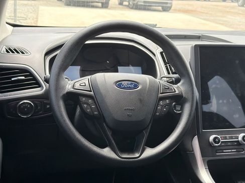 Used 2021 Ford Edge SE FWD image 18