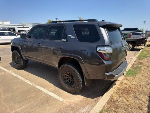 Used 2021 Toyota 4Runner TRD Off-Road Premium w/ Moonroof Package AWD/4WD image 12