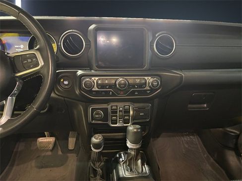 Used 2022 Jeep Wrangler Unlimited Sahara w/ Cold Weather Group image 11