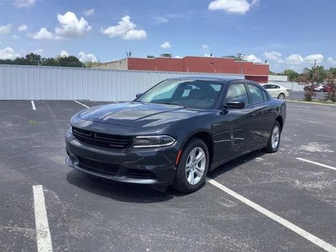 Used 2019 Dodge Charger SXT image 1