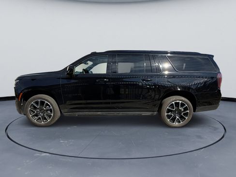 Used 2025 Chevrolet Suburban RST w/ Sun And Tow Package image 7