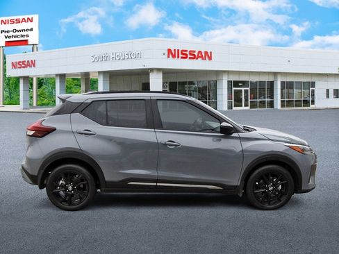 Used 2024 Nissan Kicks SR w/ SR Premium Package FWD image 5