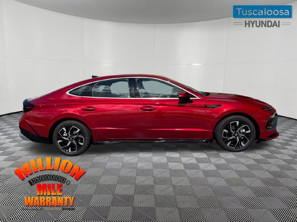 Used 2024 Hyundai Sonata SEL FWD image 2