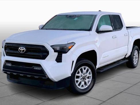 Certified 2024 Toyota Tacoma SR5 image 2