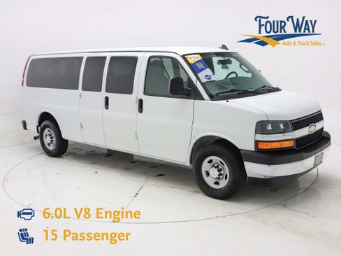 Used 2017 Chevrolet Express 3500 LT w/ LT Preferred Equipment Group image 1