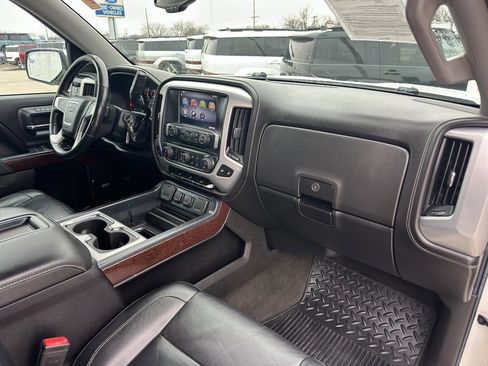 Used 2015 GMC Sierra 1500 SLT w/ SLT Crew Cab Value Package image 32