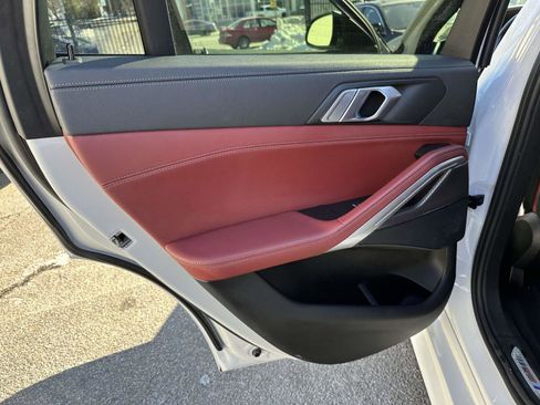 Used 2022 BMW X6 xDrive40i w/ M Sport Package image 17