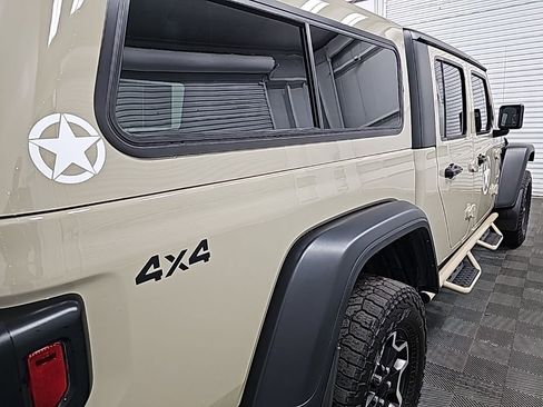 Used 2022 Jeep Gladiator Rubicon w/ Cold Weather Group image 9