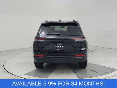 New 2025 Jeep Grand Cherokee Altitude image 7