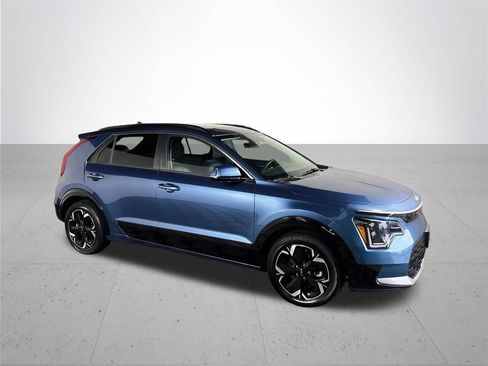 Certified 2023 Kia Niro Wave FWD image 5