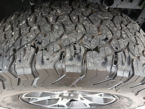 Used 2023 Jeep Wrangler Unlimited Rubicon w/ Steel Bumper Group image 65