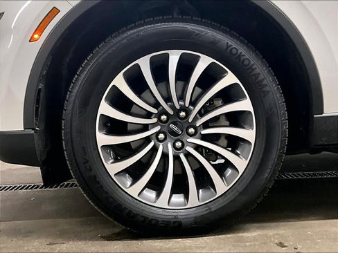 Used 2022 Lincoln Aviator Reserve w/ Elements Package Plus image 7