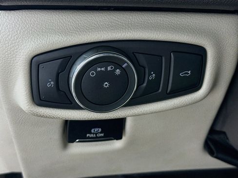 Used 2017 Lincoln MKZ Reserve w/ Technology Package FWD image 9