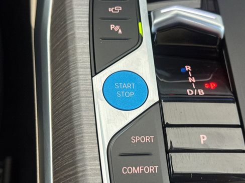 Used 2025 BMW i4 eDrive40 w/ Premium Package RWD image 32