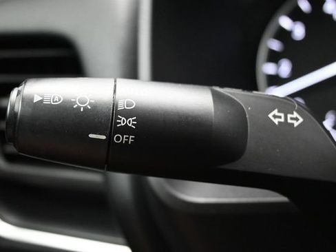 Used 2024 Nissan Rogue S FWD image 19
