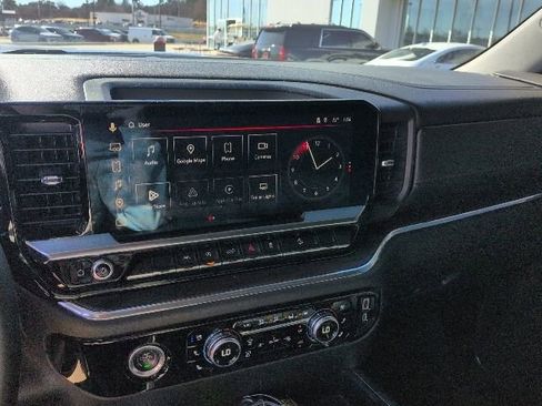 Used 2023 GMC Sierra 1500 SLT image 8