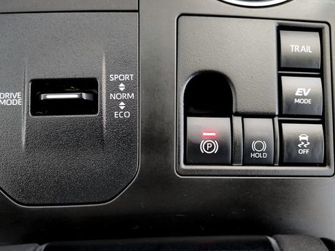 Used 2023 Toyota Highlander Bronze Edition AWD/4WD image 37